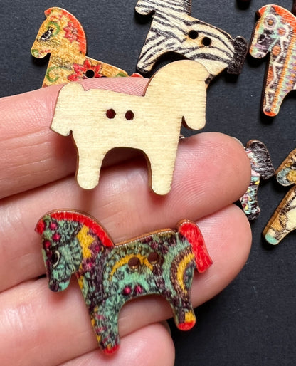 8 Wooden Horse Buttons Set 5.