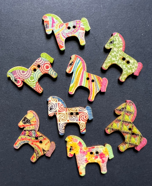 8 Wooden Horse Buttons Set 1.