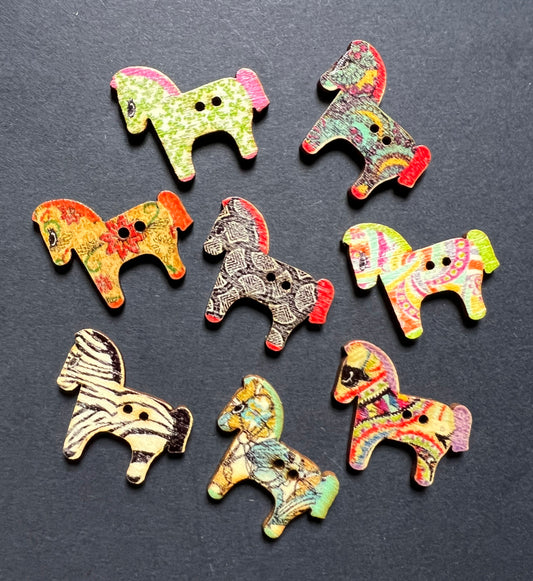 8 Wooden Horse Buttons Set 5.