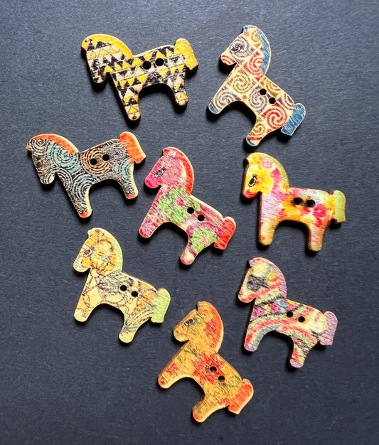 8 Wooden Horse Buttons Set 7.
