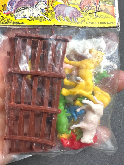 1960s CATTLE Set  .. Made in Hong Kong