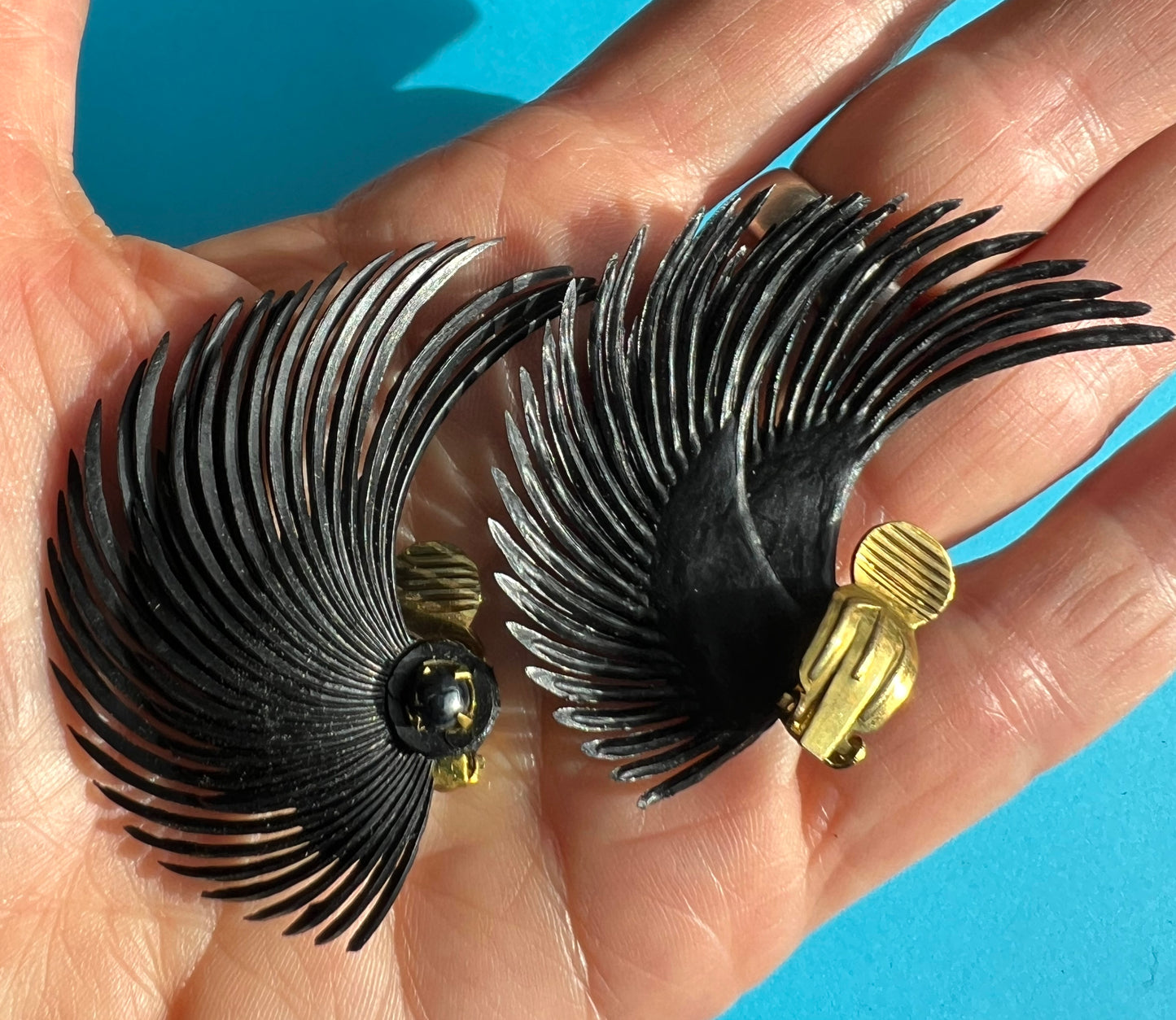 Flourish of Black Featheriness Vintage 1950s Clip-on Earrings