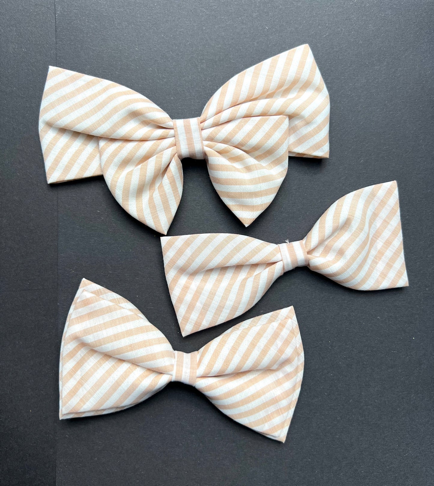 1960s Fawn & White Stripes Oversized Hair Bow