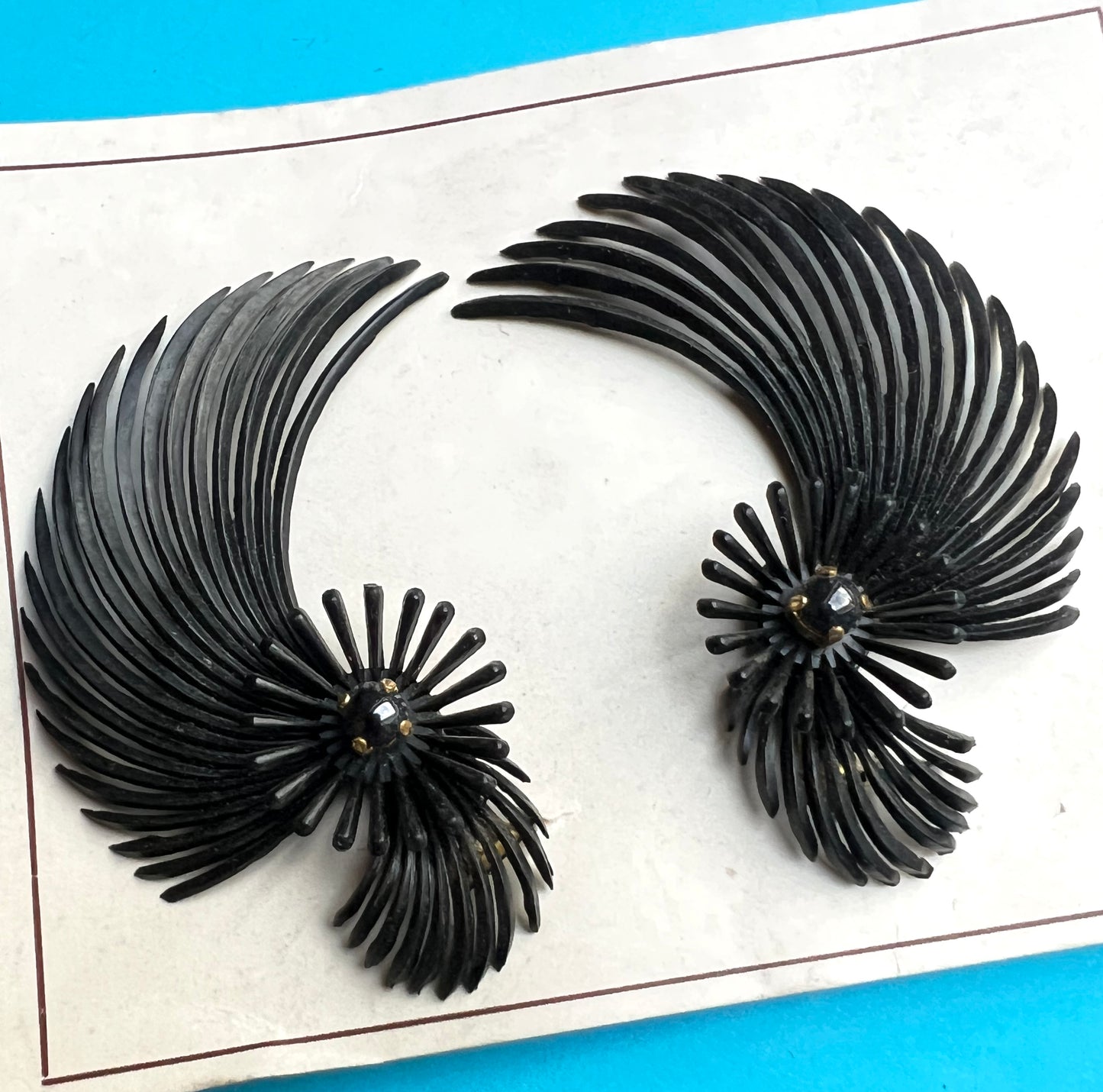 Flamboyant Black Vintage 1950s Clip on Earrings