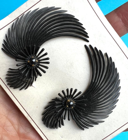 Flamboyant Black Vintage 1950s Clip on Earrings