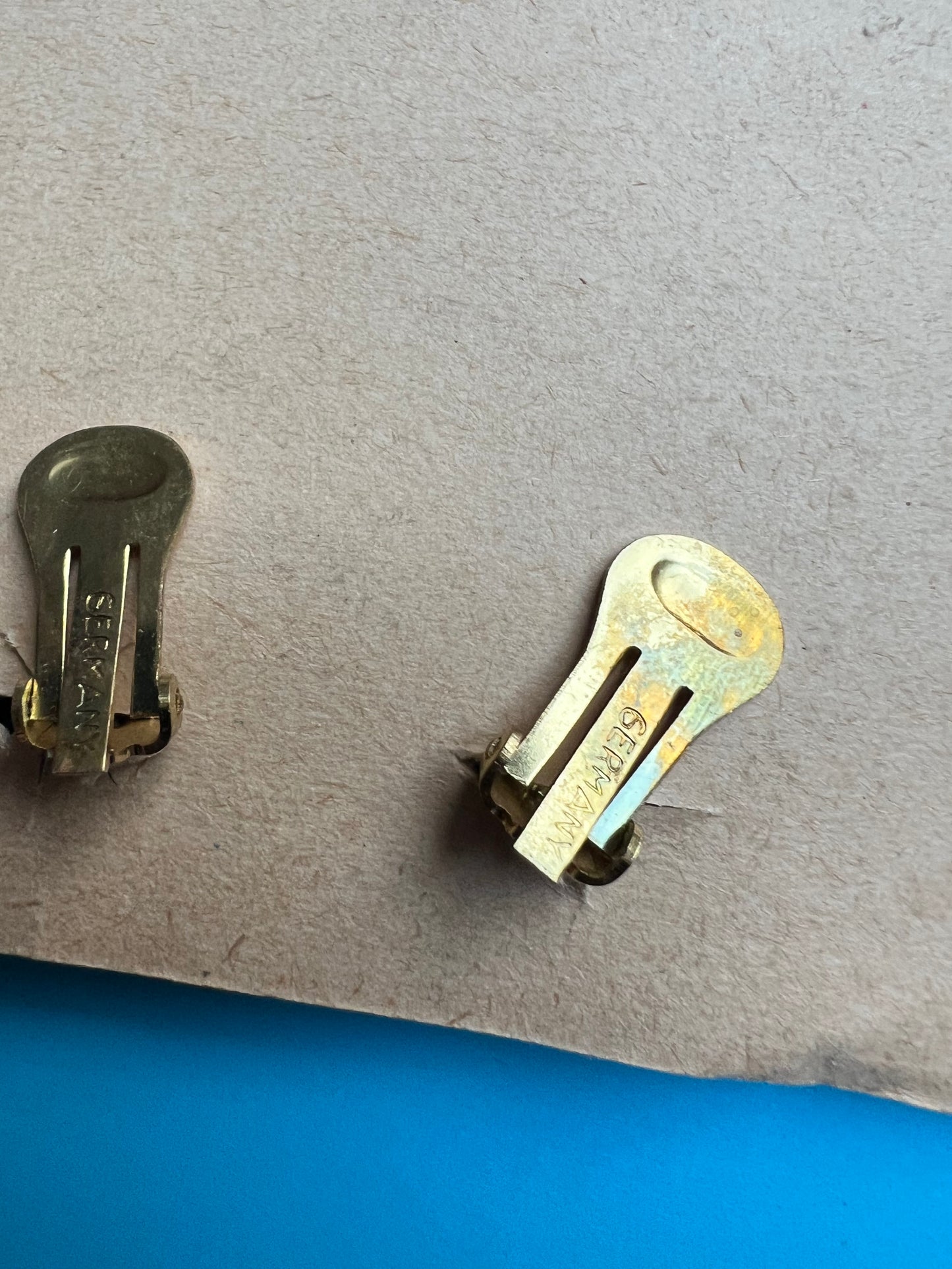 Flamboyant Black Vintage 1950s Clip on Earrings