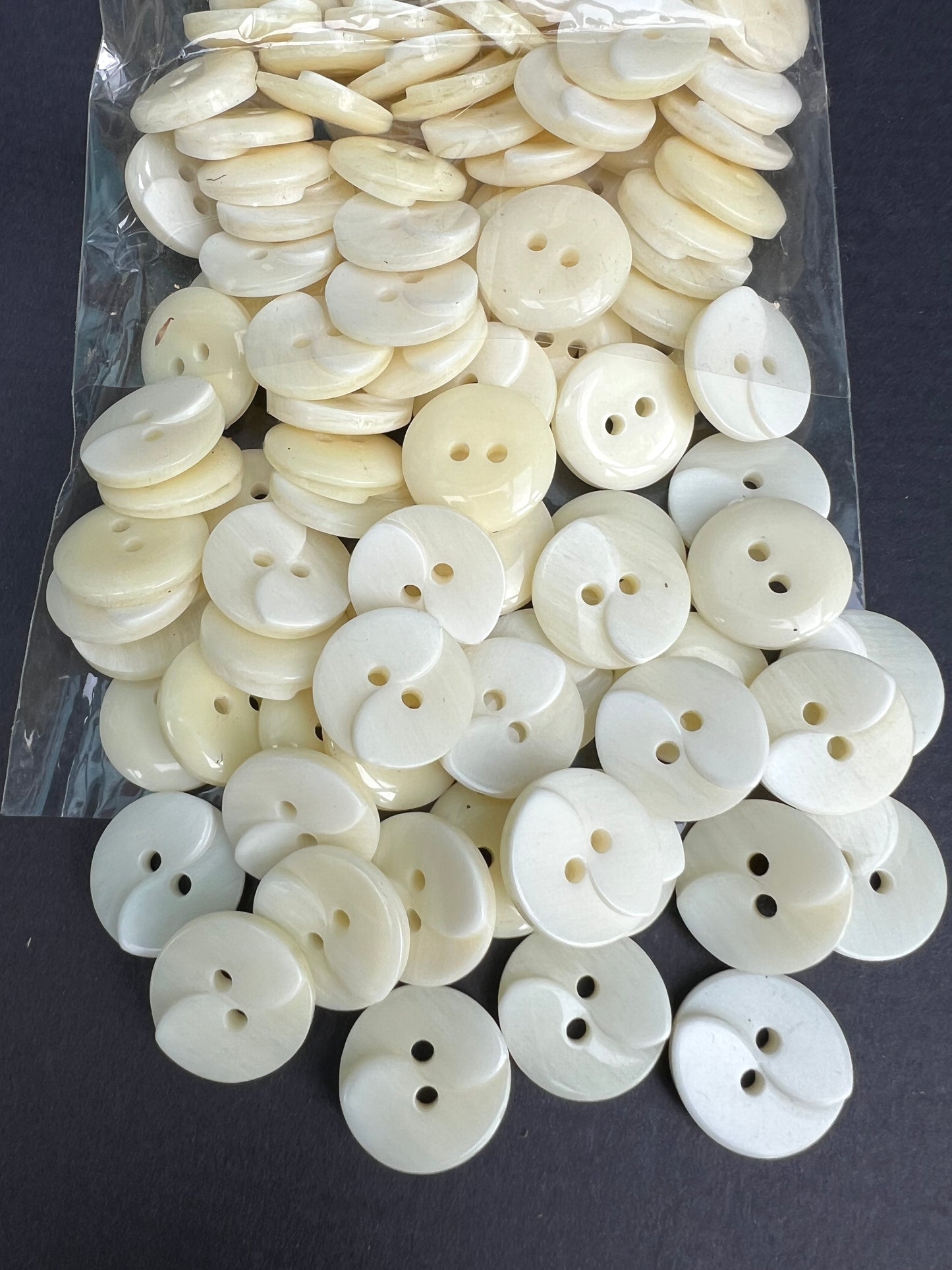 Wholesale 125 Restrained Swirl 1.8cm Vintage Buttons