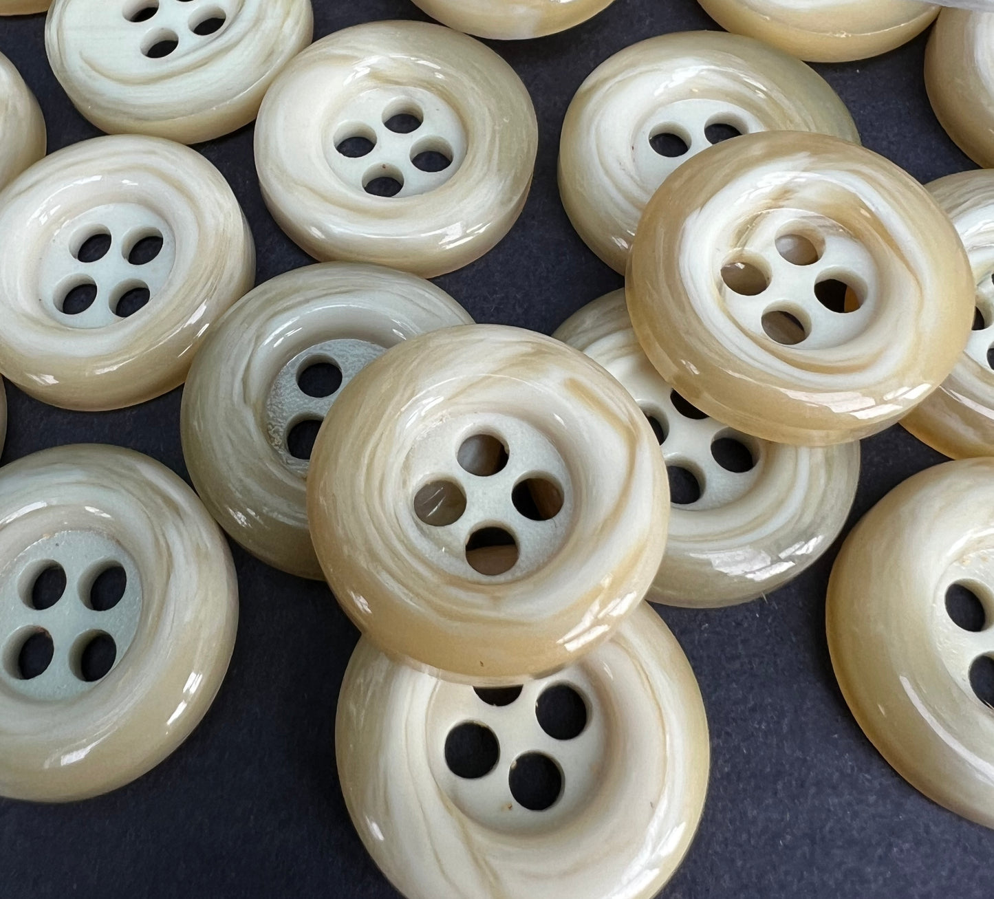 6 Delicious Butterscotch Swirl Vintage Buttons -1.8cm or 2.2cm