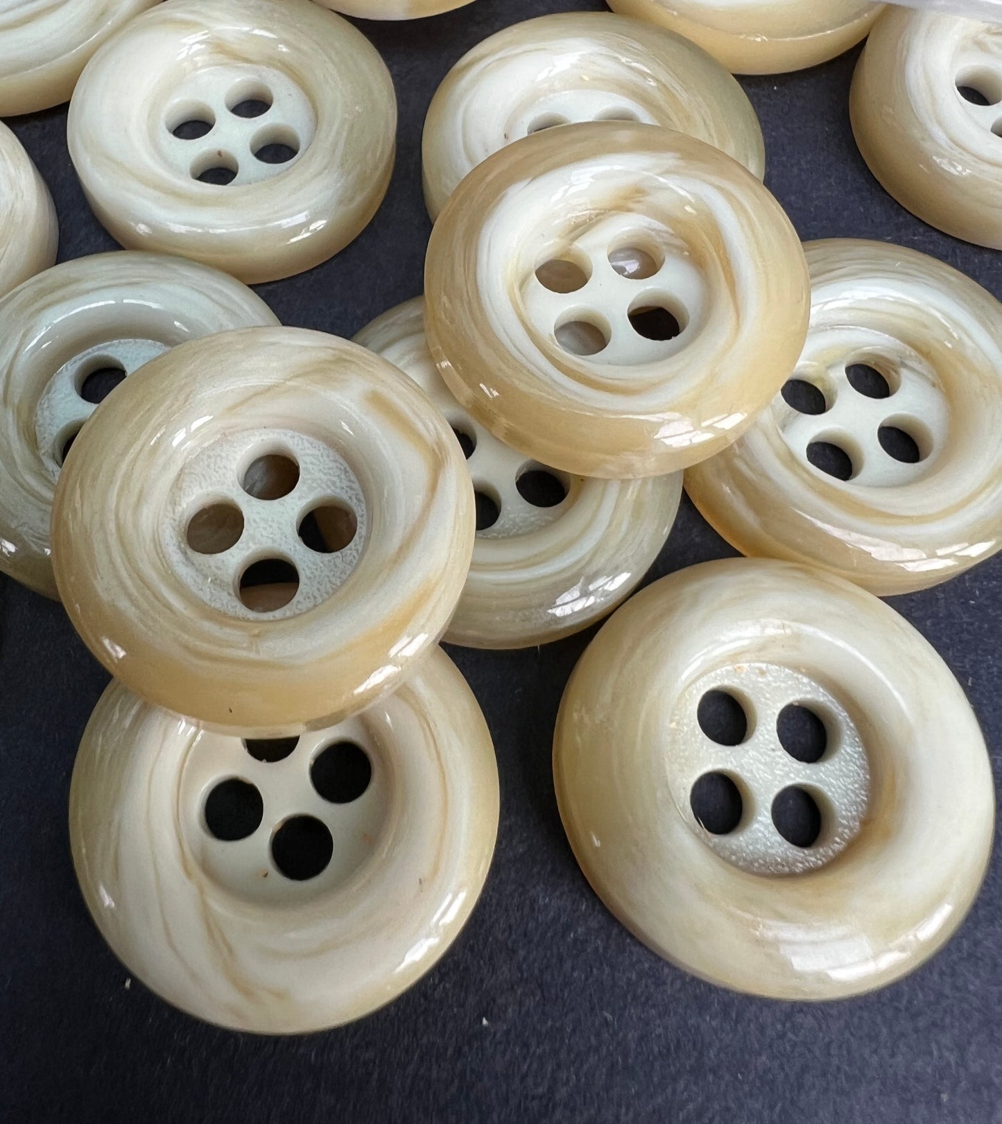 6 Delicious Butterscotch Swirl Vintage Buttons -1.8cm or 2.2cm