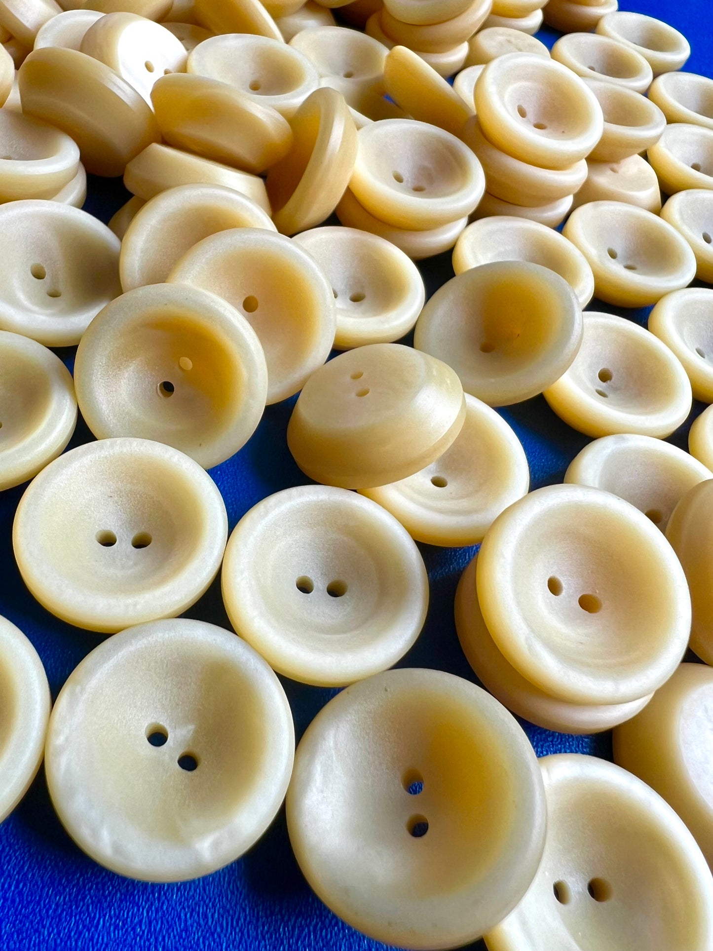 Wholesale 144 Tactile Pale Honey Lucite Vintage 2.2cm Buttons