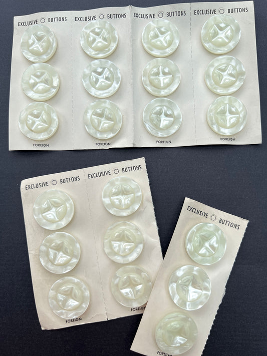 2.8cm Moulded Vintage Lucite Buttons - 3, 6 or 12