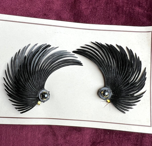 Flourish of Black Featheriness Vintage 1950s Clip-on Earrings