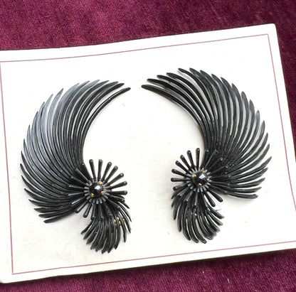 Flamboyant Black Vintage 1950s Clip on Earrings