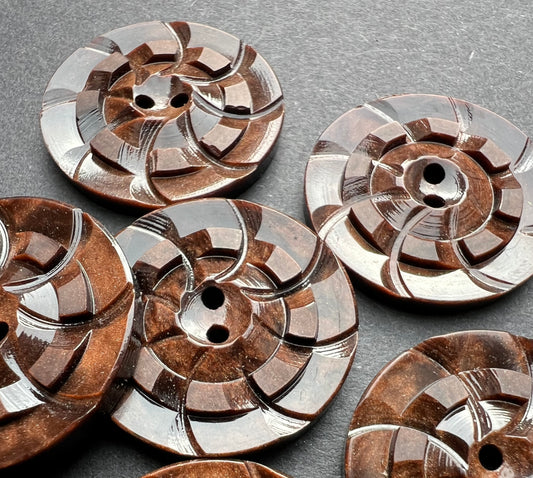 6 Energetic Vintage 2.2cm Deep Conker Brown Buttons