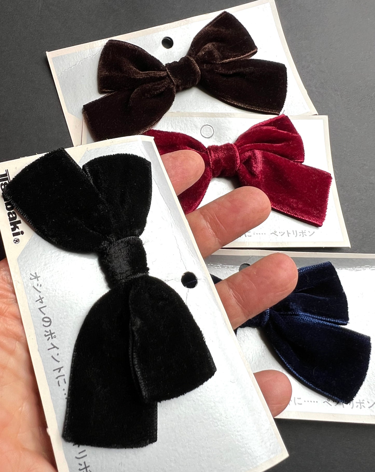 4 Vintage Japanese 10cm wide Velvet Hair Bows in 4 Different Colours.
