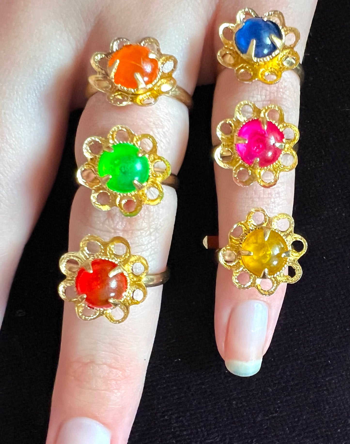 6 Colourful Vintage Adjustable Neon Flower Rings