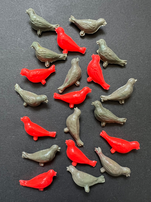 20 Vintage Plastic Pigeons