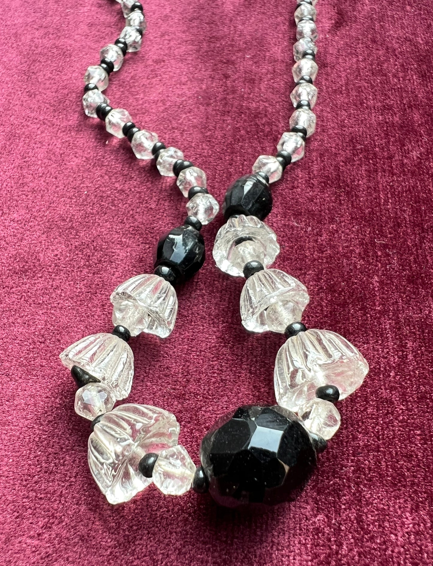 Delightful Deco 1920s/30s Faceted Black Glass Bead and Crystal Necklace  18"/43cm