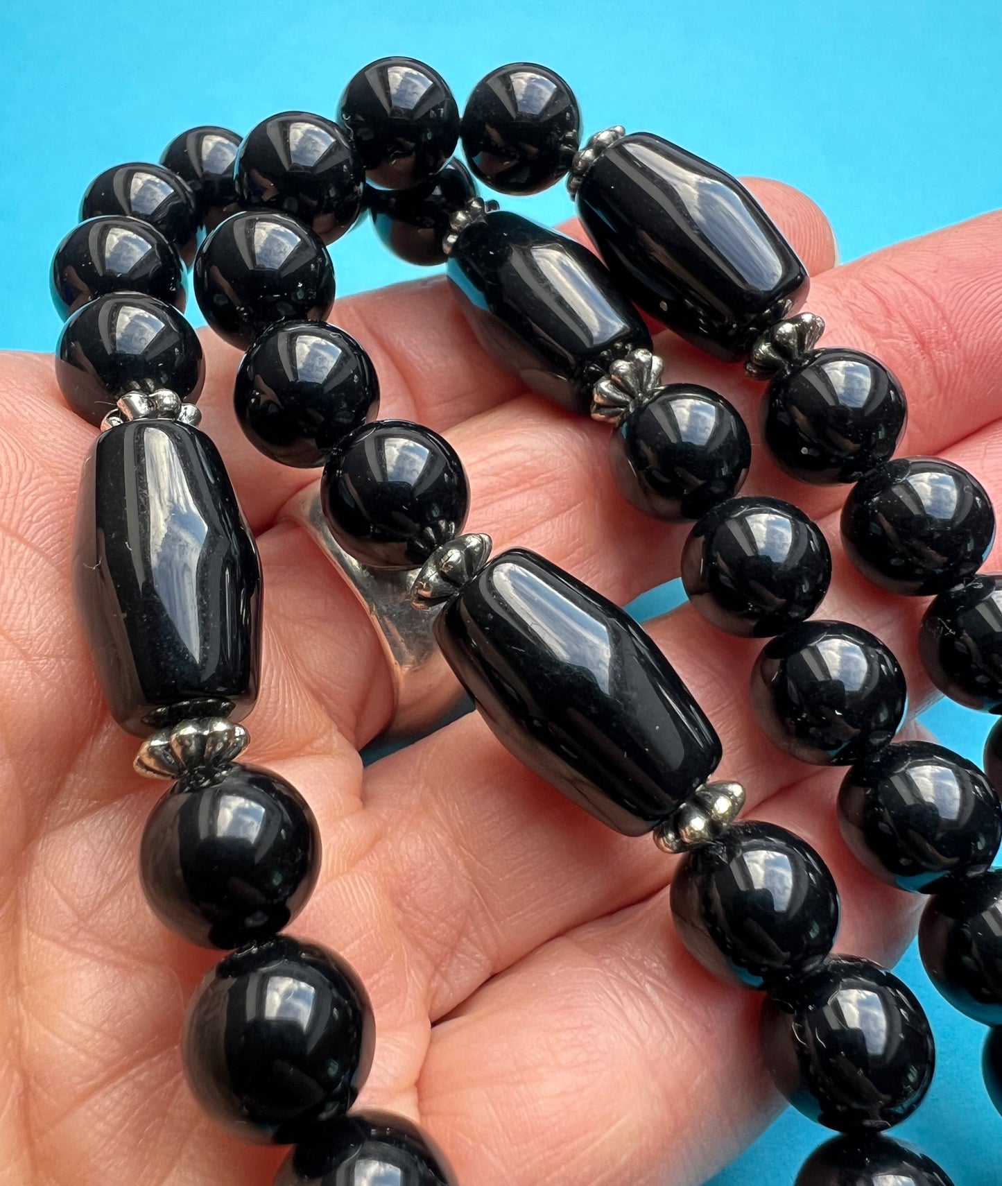 Vintage Black and Silver Lucite Bead Necklace 48cm/20"