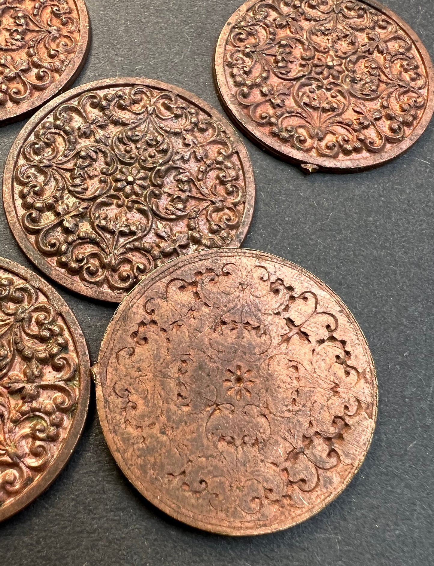 5 Early 20th Century French 2.8cm Round Decorative Brass Stampings