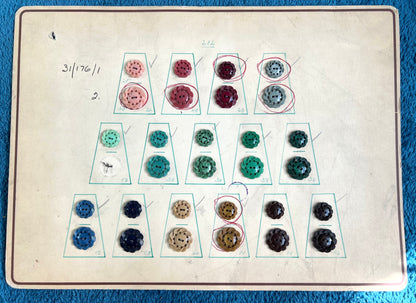 Vintage Sample Display Card of 29 Appealing Pie Crust Lucite Buttons