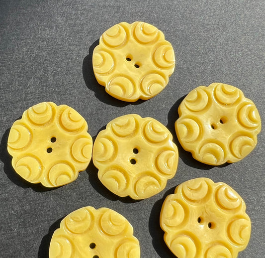 6 Vintage 2.2cm Saffron Yellow Buttons
