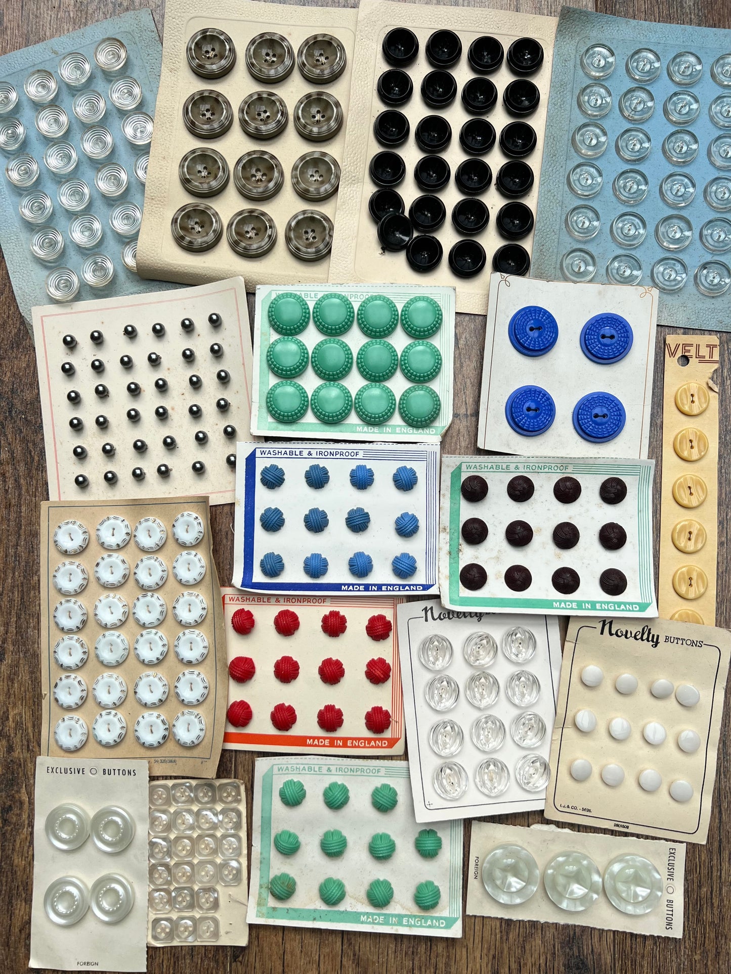 18 Sheets of Multicoloured Glass and Lucite Vintage Buttons (B)