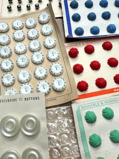 18 Sheets of Multicoloured Glass and Lucite Vintage Buttons (B)