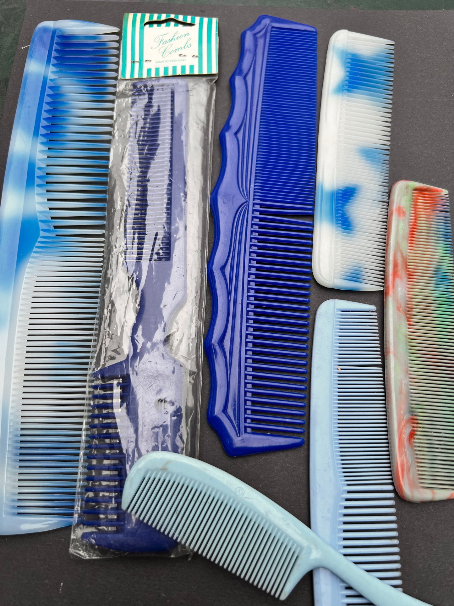 7 Vintage Unused Blue Combs