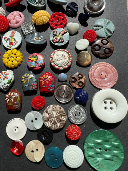 Interesting Job Lot of 100 Different Vintage Buttons