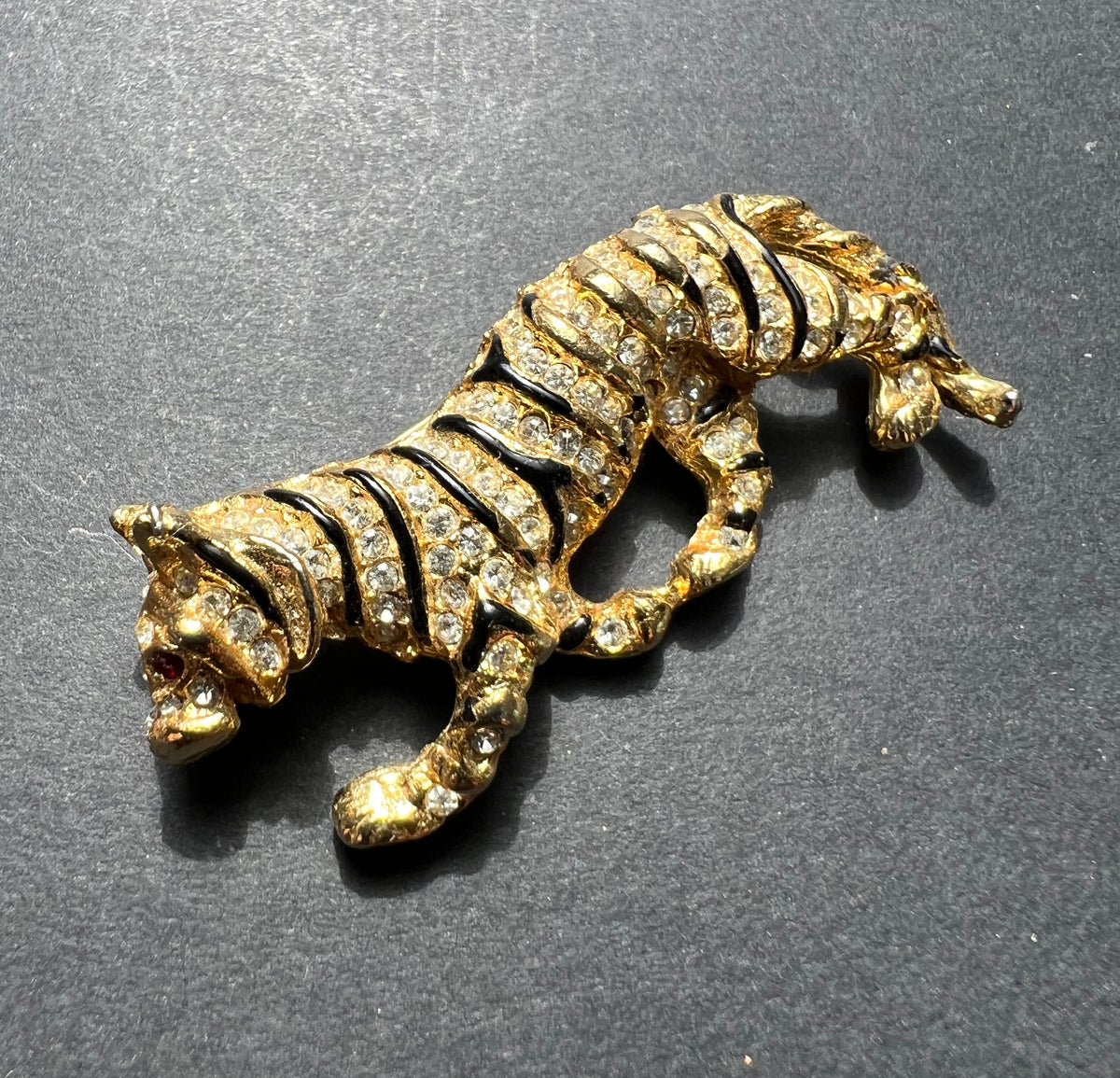 Sparkly 1980s Crystal Encrusted Tiger Brooch