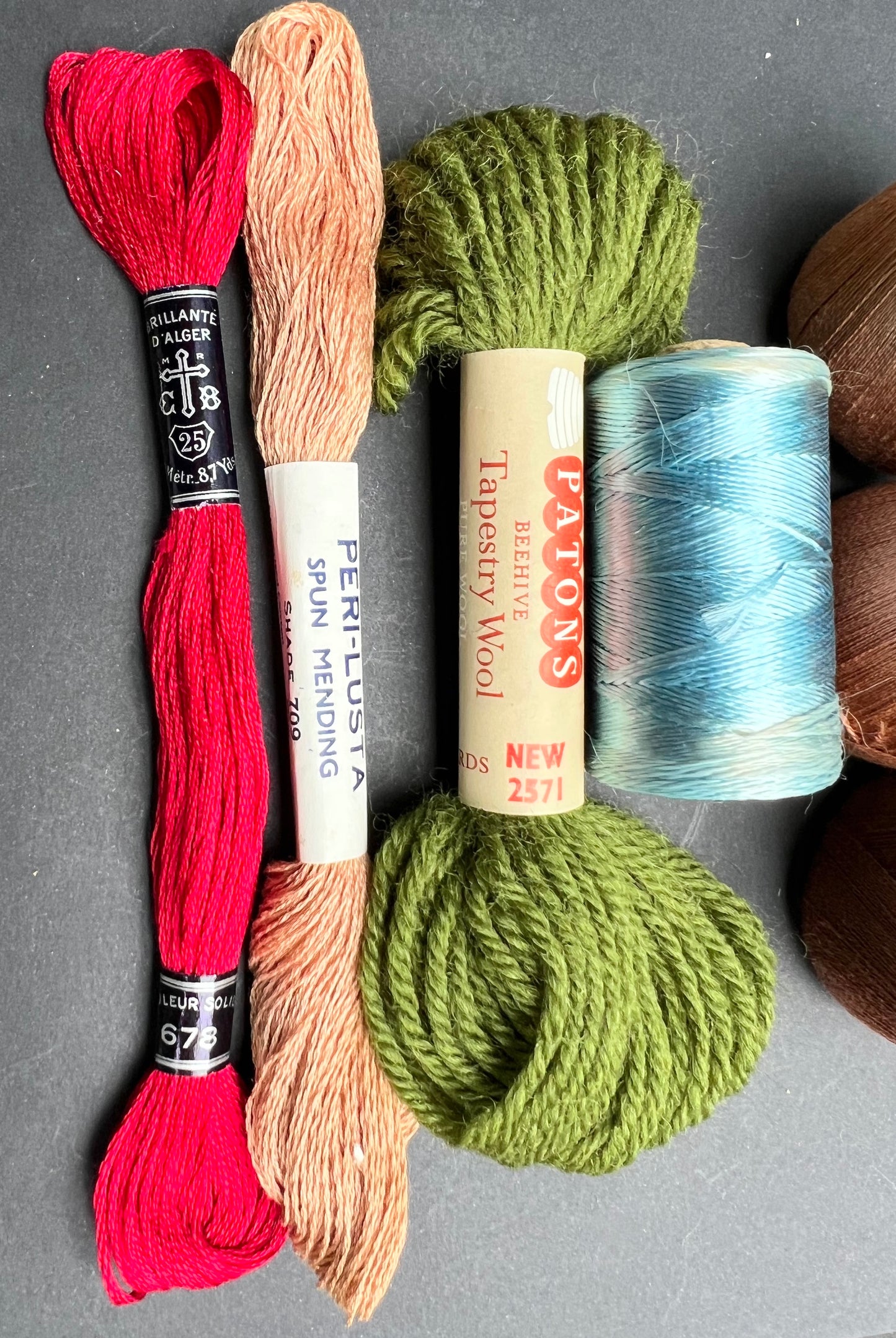 10 Spools/ Skeins of Vintage Darning/Sewing/Embroidery Threads incl. Greens and Red