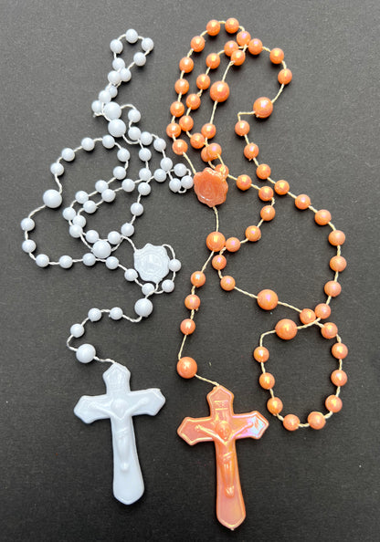 10/20 Kitsch Plastic 1960s Rosary Beads