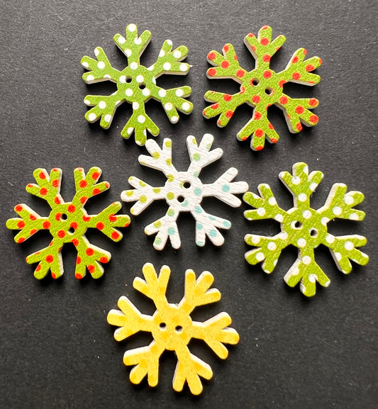 6 Wooden Spotty Snowflake Buttons