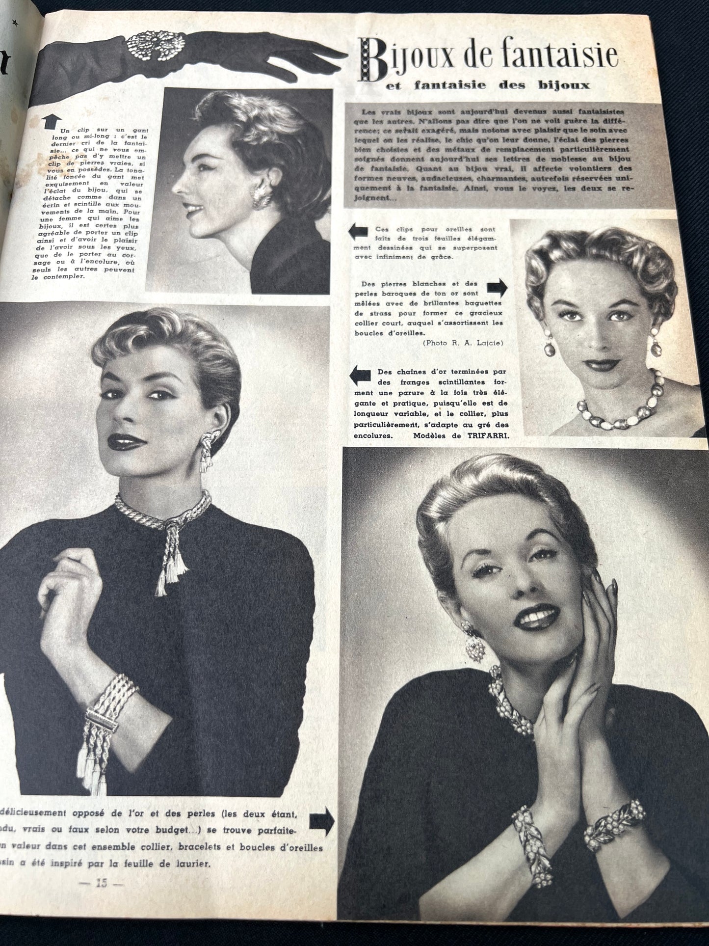 22nd December 1955 French Women's Magazine Femmes d'Aujourd'hui with Christmas Ideas.
