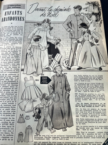 22nd December 1955 French Women's Magazine Femmes d'Aujourd'hui with Christmas Ideas.