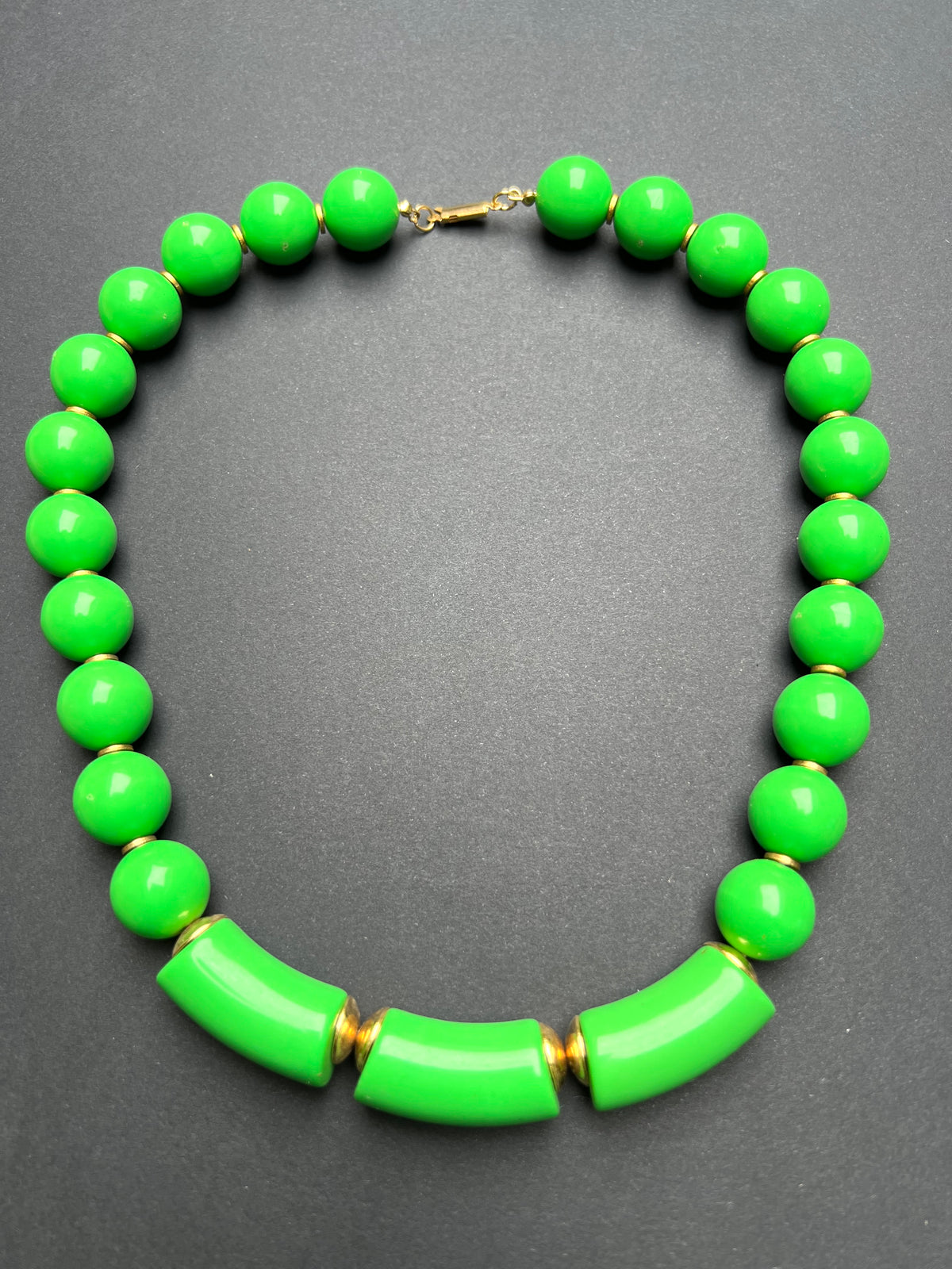 Vibrant Bright Green Vintage 1970s Chunky Bead Necklace