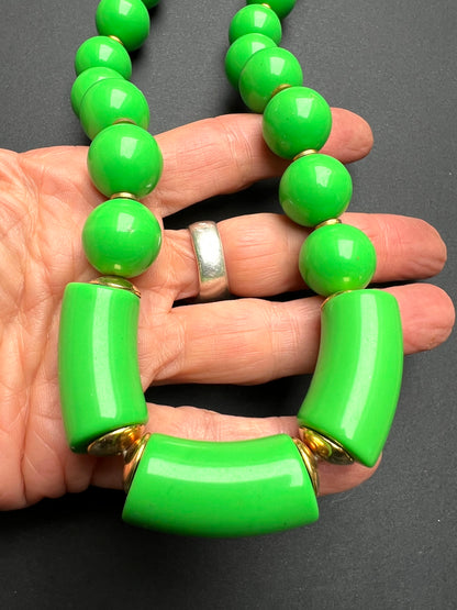 Vibrant Bright Green Vintage 1970s Chunky Bead Necklace
