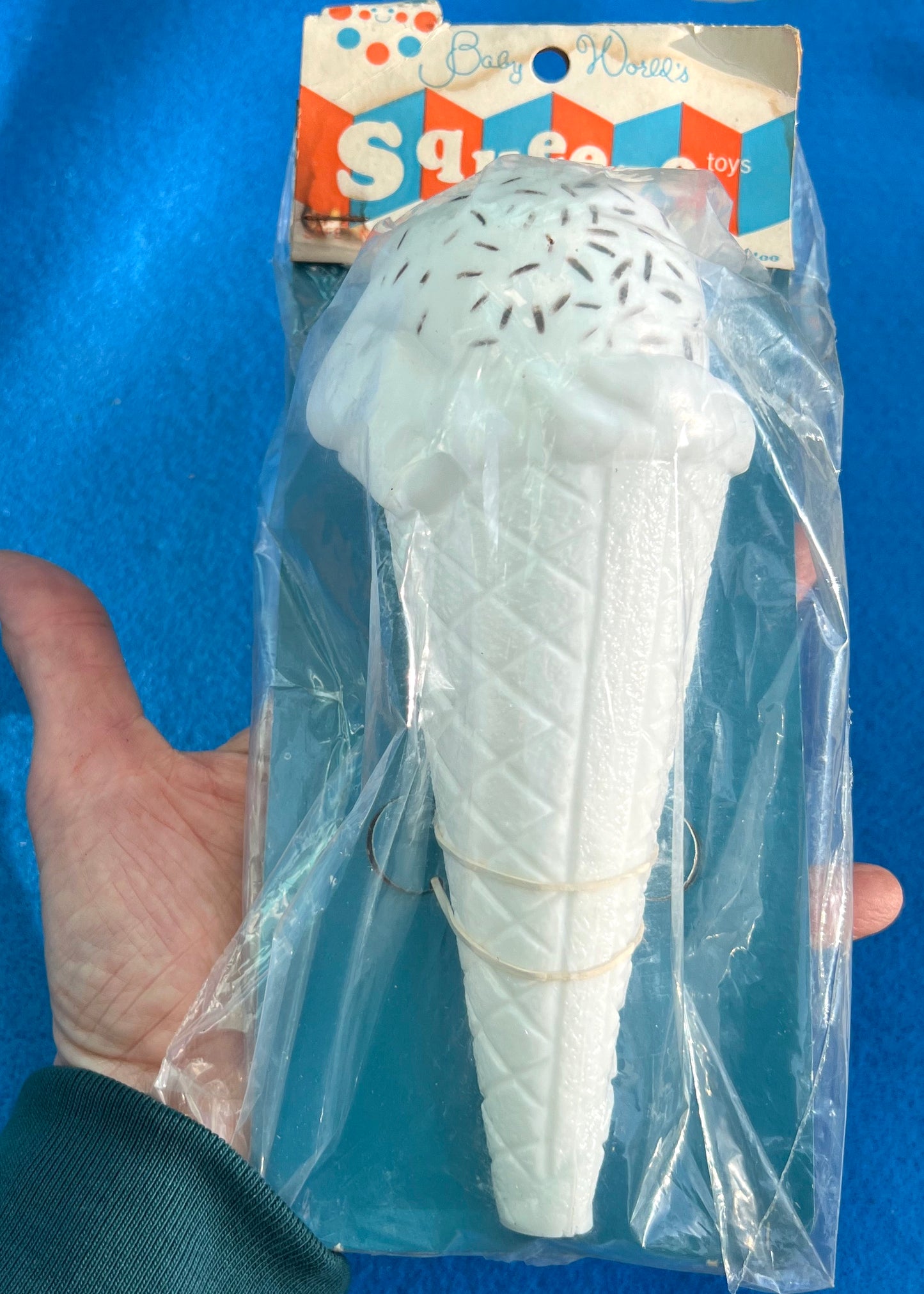 Delicious Vintage Squeaky Squeezy 18cm Ice Cream