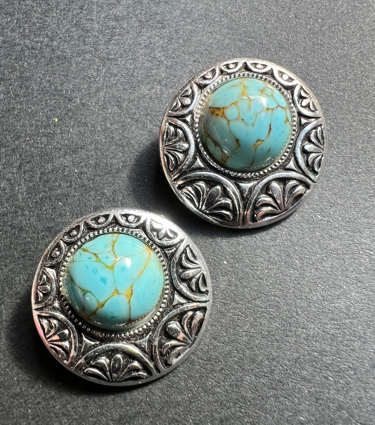 Pretty Vintage Faux Turquoise Clip On Earrings