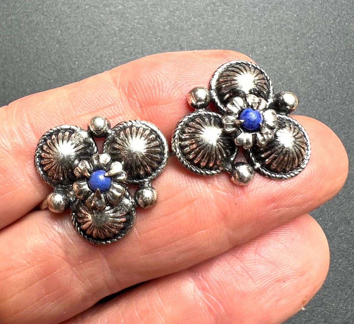 Interesting 1940s Screw-On Earrings - Blue or Turquoise.