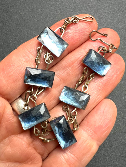 Lovely Vintage Shimmery Blue Glass Bracelet.
