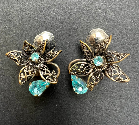 Attractive Vintage Filigree and Blue Crystal Clip On Earrings