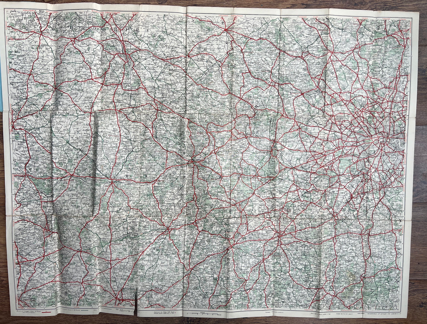 1950s SARGENTS 2 Miles to 1" Cloth Map of 30 MILES ROUND READING