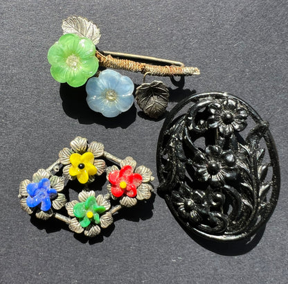 Job Lot of 12 Vintage Brooches- Bit Damaged - To repair or Re-Use