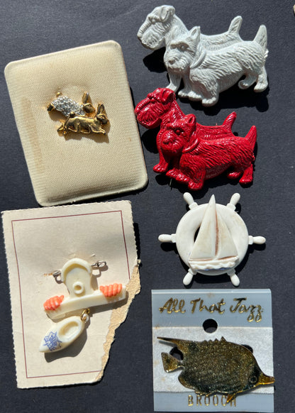 Job Lot of 12 Vintage Brooches- Bit Damaged - To repair or Re-Use