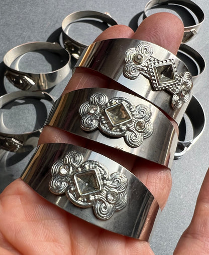 10 Vintage Bangles That Need Cabochons - 3 Different Designs