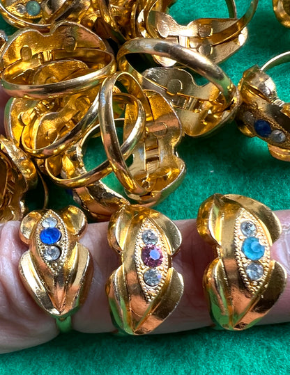 Job Lot of 25 Faux Fancy Rings.