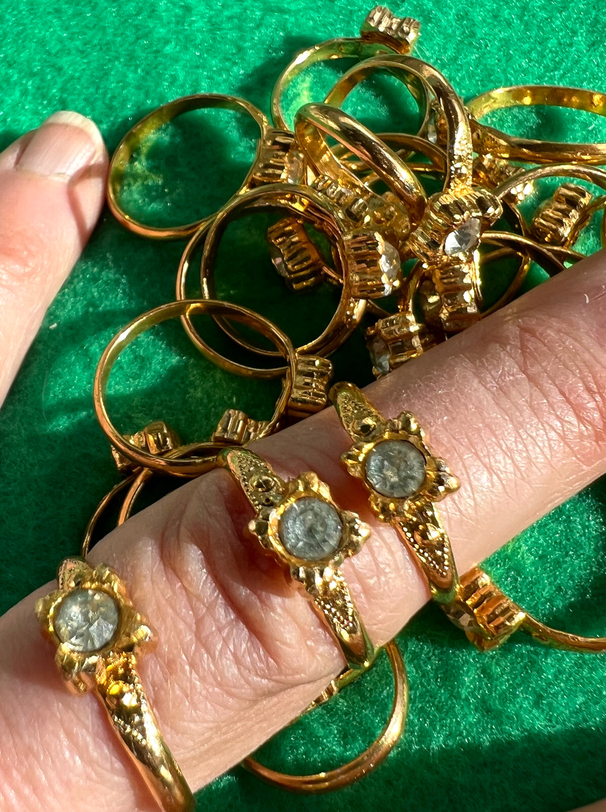 Job Lot of 25 Sparkly Diamond Rings.