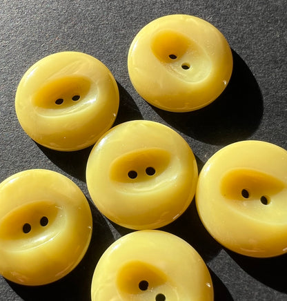 6  Buttery Yellow Vintage 2cm Buttons